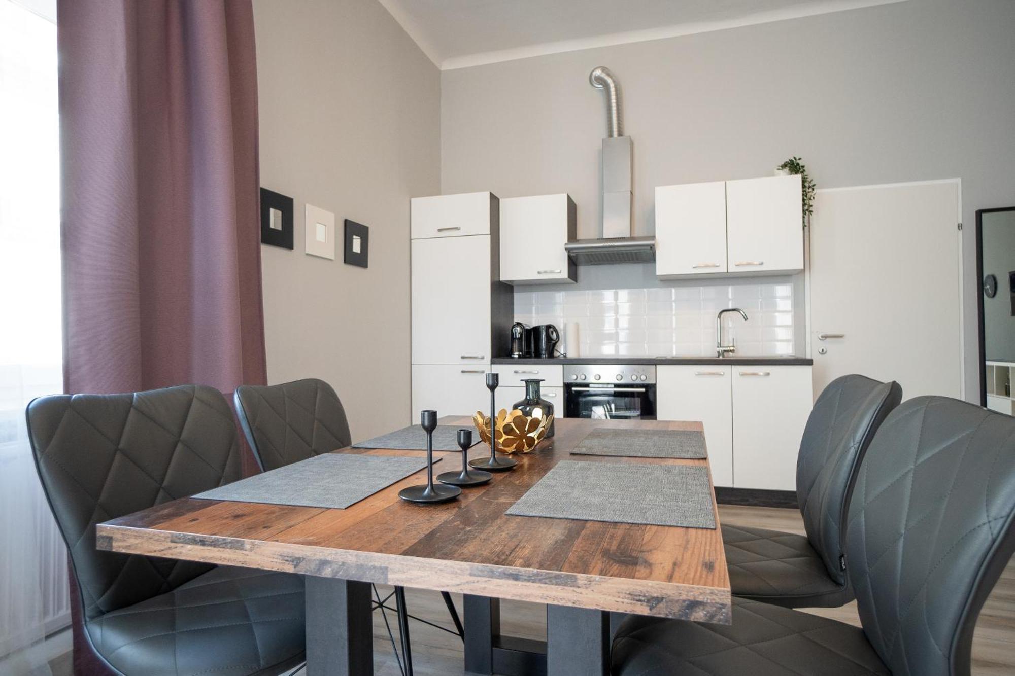 Beautiful New Near Center Apartament